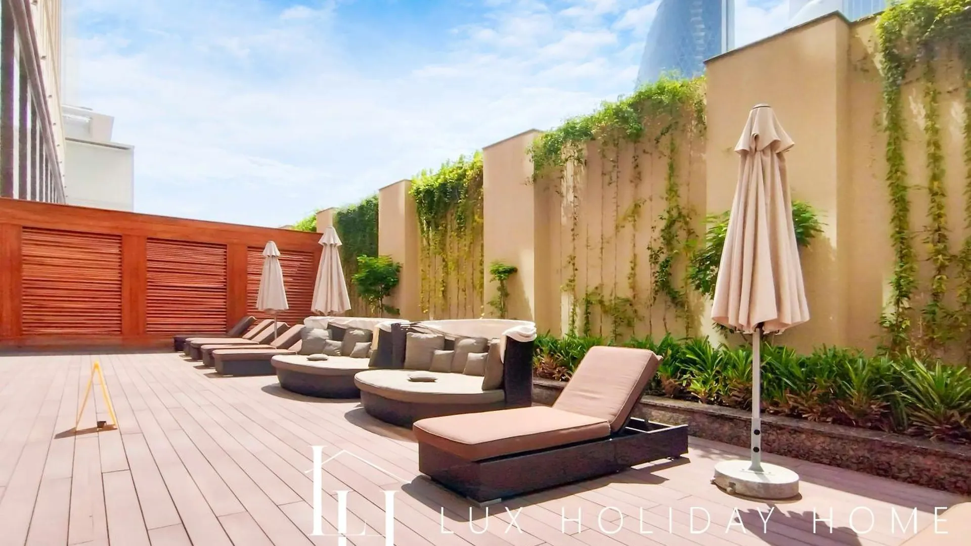 Lux The Elegant Difc Suite Dubai